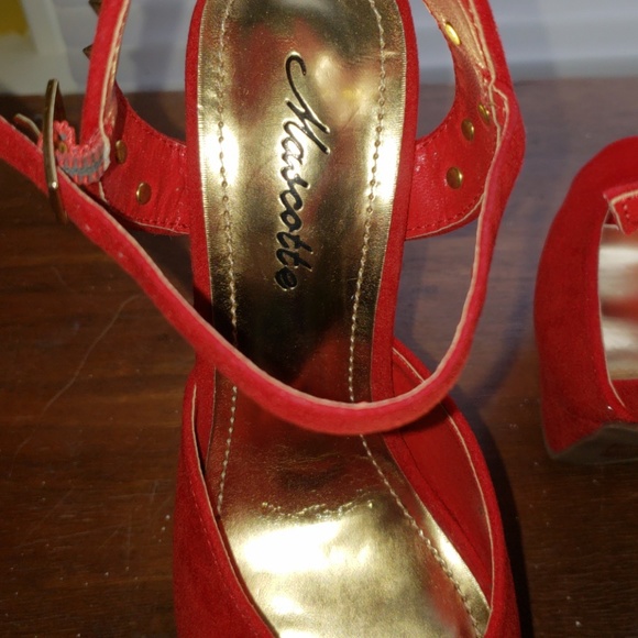 Mascotte red platform heels with gold details - Picture 4 of 5